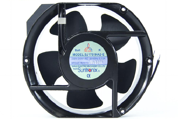 <b>搭配不同的電器功能需求，三巨電機散熱風扇提供高效解決方案</b>